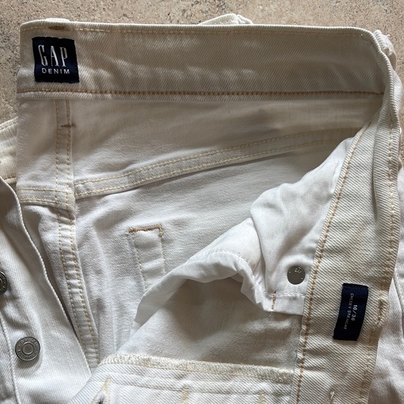 GAP Cream Denim Jeans - Picture 2 of 4